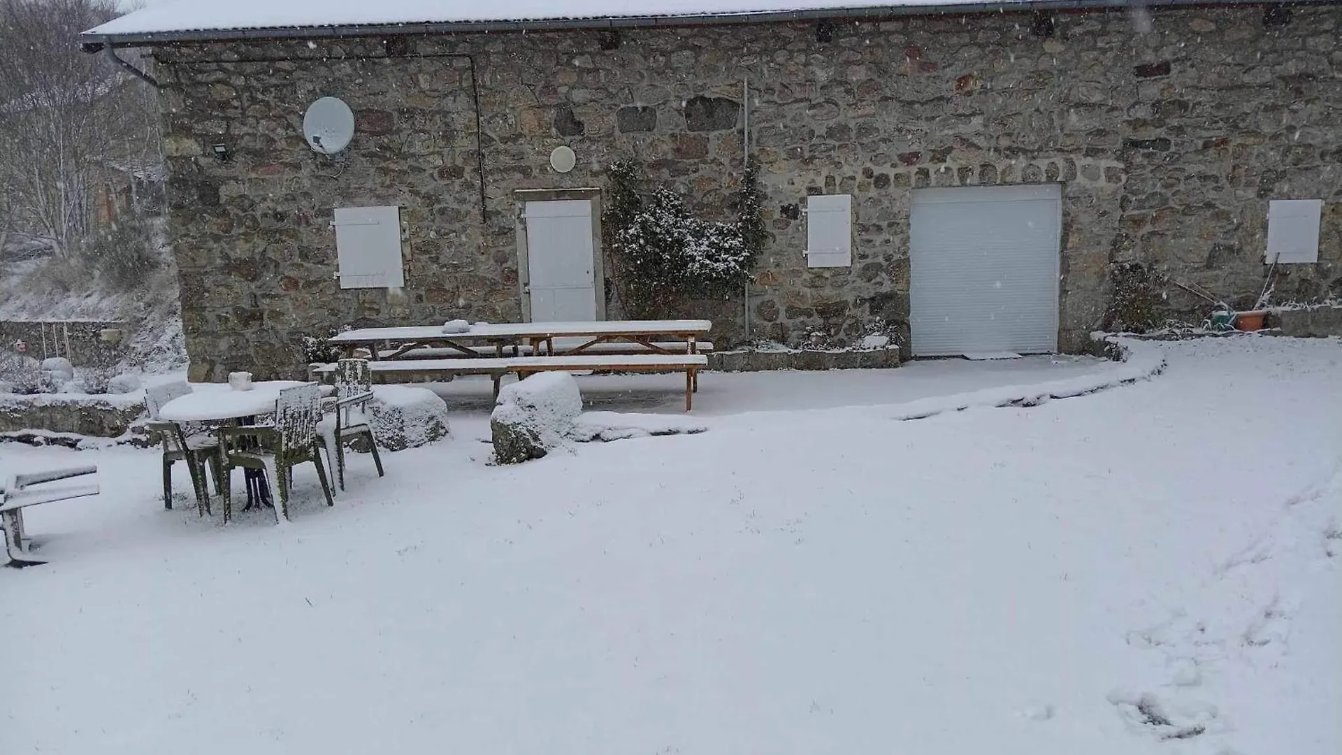 Vakantiehuis Gite De Groupe 160M2, 15P, Salle De Reception, Jardin, Terrasse Mazan-l'Abbaye